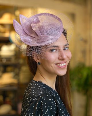 Velká pardubická se blíží – je čas doladit outfit! Dostihy jsou ideální příležitostí zazářit v elegantním outfitu, který...